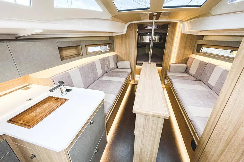 Wnętrze jachtu Maxus 34